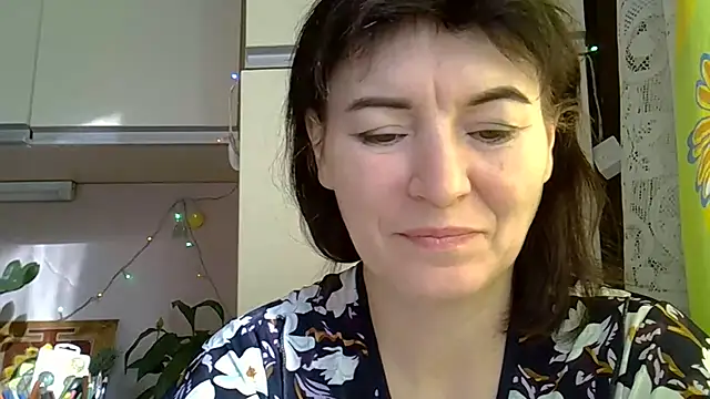 Snapshot of Krystal_82 chatting on 18, 10, 2025 Krystal 82 online show from 18, 10, 2025