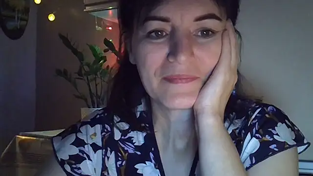 Snapshot of Krystal_82 chatting on 18, 10, 2025 Krystal 82 online show from 18, 10, 2025