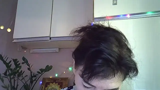 Snapshot of Krystal_82 chatting on 21, 10, 2025 Krystal 82 online show from 21, 10, 2025