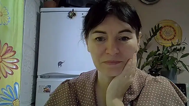 Snapshot of Krystal_82 chatting on 5, 11, 2025 Krystal 82 online show from 5, 11, 2025