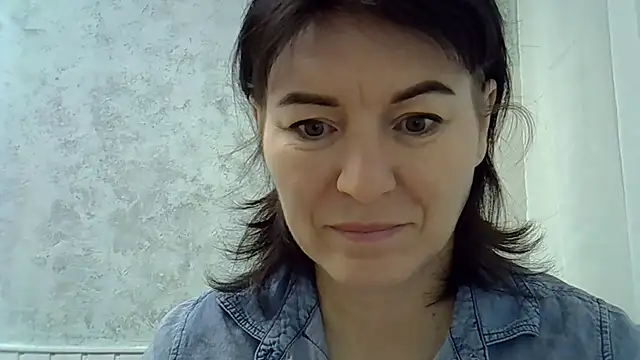 Snapshot of Krystal_82 chatting on 16, 11, 2025 Krystal 82 online show from 16, 11, 2025