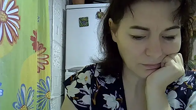 Snapshot of Krystal_82 chatting on 20, 11, 2025 Krystal 82 online show from 20, 11, 2025