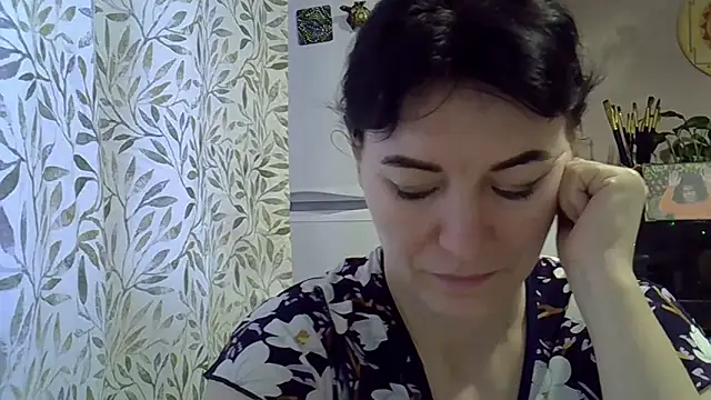 Snapshot of Krystal_82 chatting on 1, 12, 2025 Krystal 82 online show from 1, 12, 2025