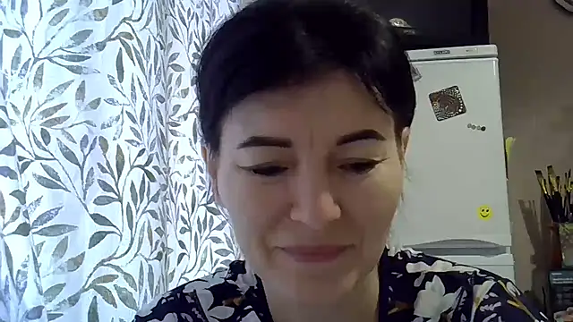 Snapshot of Krystal_82 chatting on 3, 12, 2025 Krystal 82 online show from 3, 12, 2025