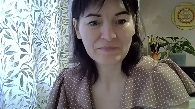 Snapshot of Krystal_82 chatting on 4, 12, 2025 Krystal 82 online show from 4, 12, 2025