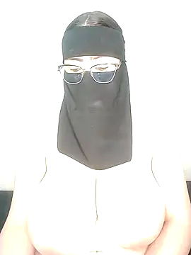 Snapshot of Arabic-loka chatting on 17, 10, 2025 Arabic-loka online show from 17, 10, 2025