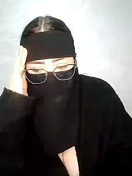 Snapshot of Arabic-loka chatting on 18, 11, 2025 Arabic-loka online show from 18, 11, 2025