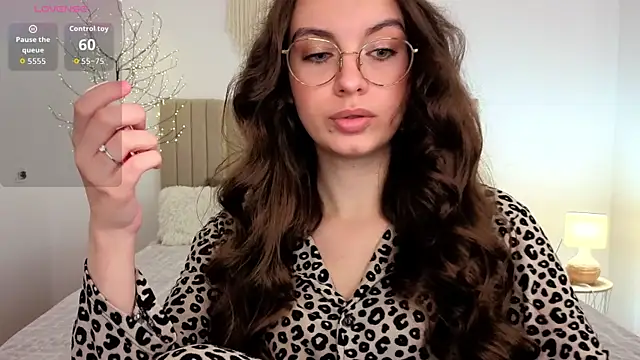 Snapshot of Real_cutie1 chatting on 19, 6, 2026 Real cutie1 online show from 19, 6, 2026