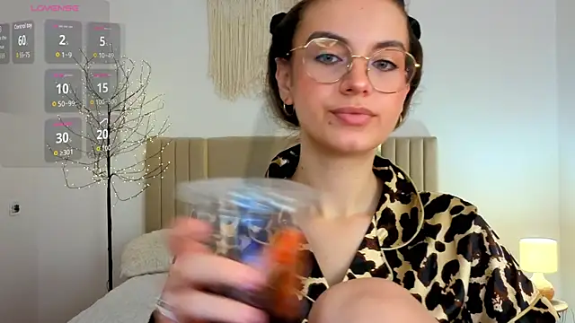 Snapshot of Real_cutie1 chatting on 30, 6, 2026 Real cutie1 online show from 30, 6, 2026