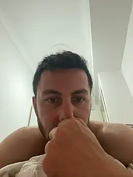 emredenizz07 online show from 5, 11, 2025