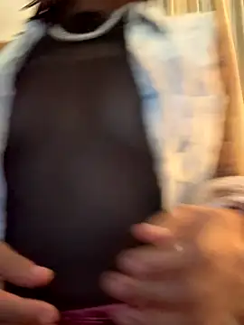 Snapshot of Nia_Desire chatting on 20, 9, 2025 Nia Desire online show from 20, 9, 2025