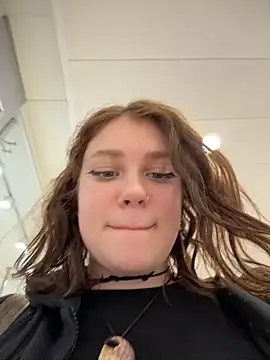 lucy-joy online show from 9, 4, 2026