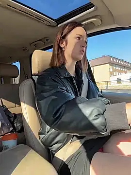 DollyTall online show from 20, 10, 2025