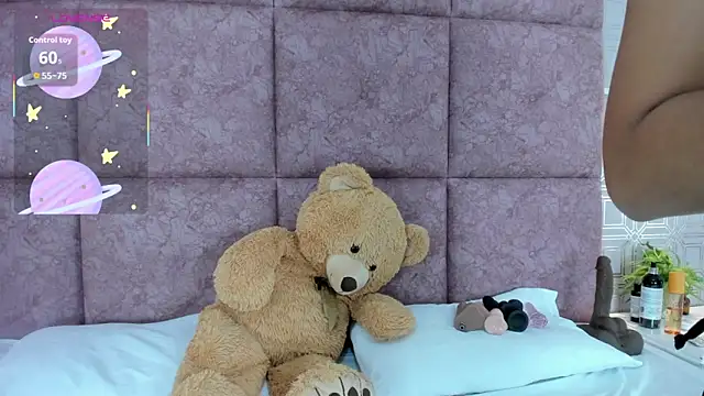 AmyStar1 online show from 13, 4, 2026