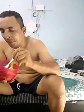 Snapshot of miroqui143 chatting on 31, 10, 2025 miroqui143 online show from 31, 10, 2025