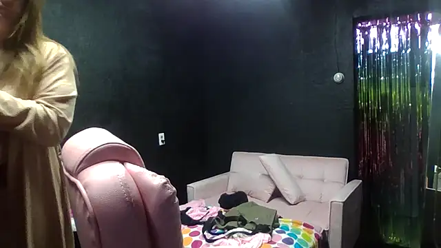 bigb00tycass online show from 23, 11, 2025