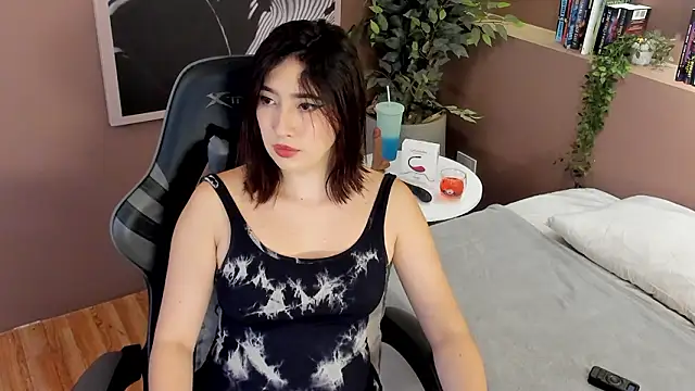 Skyyle  online show from 20, 2, 2026