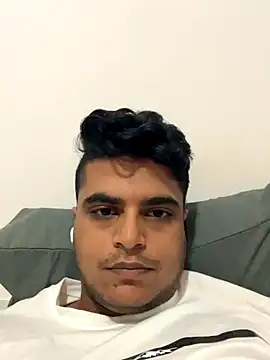 Snapshot of Noam7080z chatting on 4, 10, 2025 Noam7080z online show from 4, 10, 2025