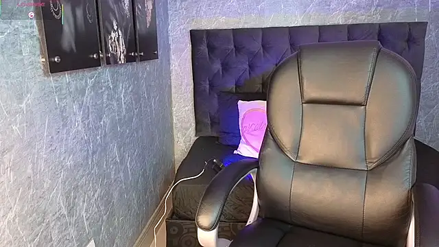 eileen  hills online show from 19, 12, 2025