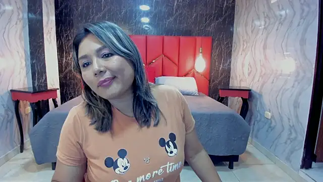 Snapshot of LatinaHoleQueen chatting on 17, 11, 2025 LatinaHoleQueen online show from 17, 11, 2025