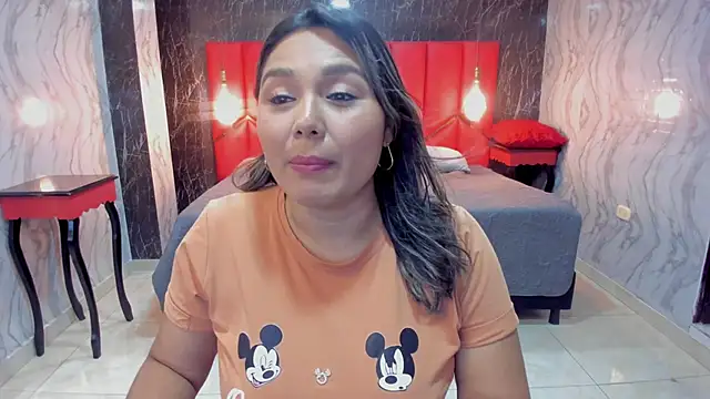 Snapshot of LatinaHoleQueen chatting on 4, 12, 2025 LatinaHoleQueen online show from 4, 12, 2025