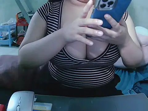 Lily3322 online show from 19, 3, 2026