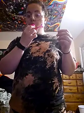 Snapshot of nuttiebuddy1 chatting on 26, 9, 2025 nuttiebuddy1 online show from 26, 9, 2025