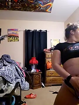 Snapshot of nuttiebuddy1 chatting on 5, 11, 2025 nuttiebuddy1 online show from 5, 11, 2025