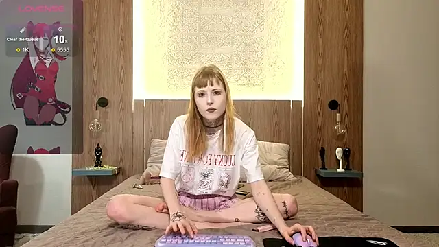 Snapshot of MilkMeSoftly chatting on 6, 11, 2025 MilkMeSoftly online show from 6, 11, 2025