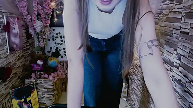 Amanda Bright  online show from 3, 10, 2025