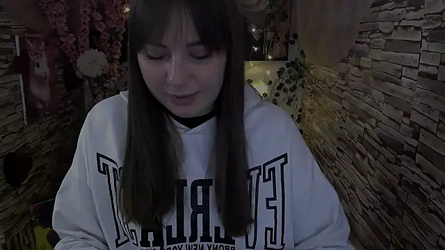 Amanda Bright  online show from 21, 10, 2025