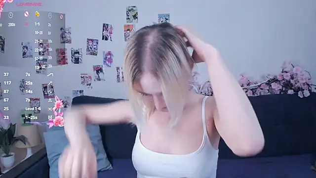 Megan--chan online show from 12, 4, 2026