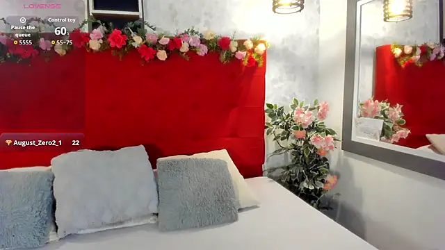 SarahEscobarr online show from 27, 10, 2025