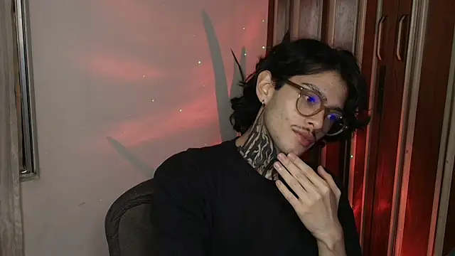Snapshot of Mihail_leroy chatting on 14, 5, 2026 Mihail leroy online show from 14, 5, 2026