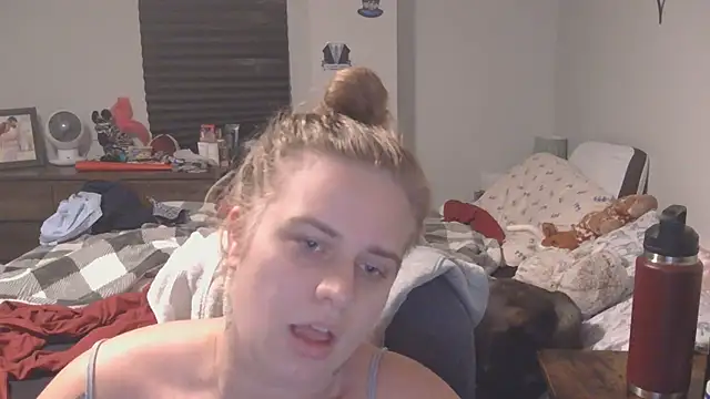 Snapshot of Sexyblonde12344 chatting on 14, 9, 2025 Sexyblonde12344 online show from 14, 9, 2025