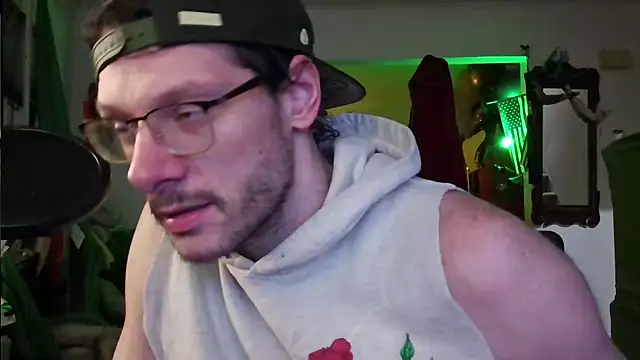 Snapshot of MasterDaddyCool chatting on 20, 10, 2025 MasterDaddyCool online show from 20, 10, 2025