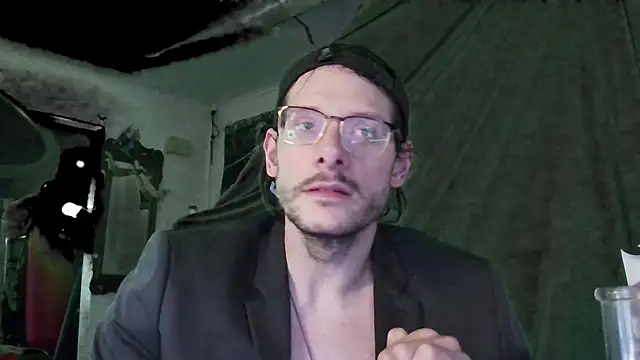 Snapshot of MasterDaddyCool chatting on 22, 10, 2025 MasterDaddyCool online show from 22, 10, 2025