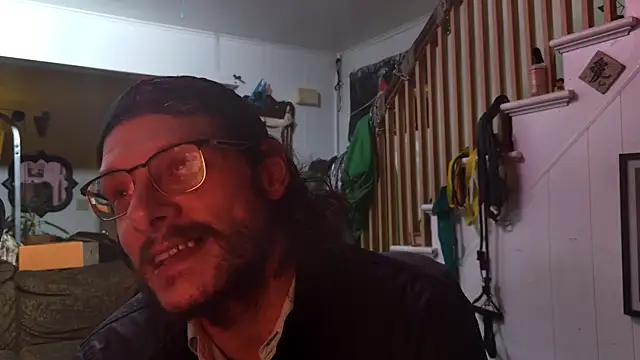 Snapshot of MasterDaddyCool chatting on 26, 11, 2025 MasterDaddyCool online show from 26, 11, 2025