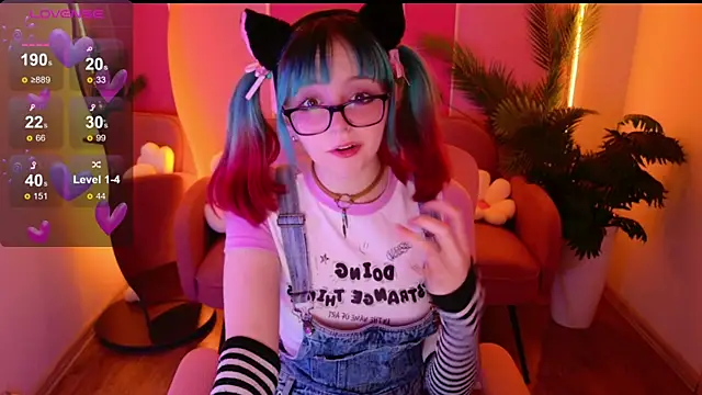 CoralineYoung online show from 6, 11, 2025