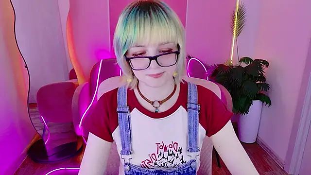 CoralineYoung online show from 24, 6, 2026