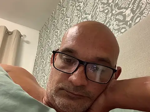 Snapshot of halfcastlad chatting on 22, 9, 2025 halfcastlad online show from 22, 9, 2025