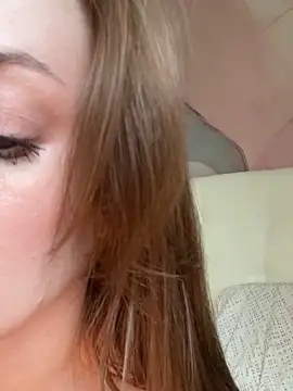 Snapshot of Rosie_Holmes_ chatting on 21, 9, 2025 Rosie Holmes online show from 21, 9, 2025