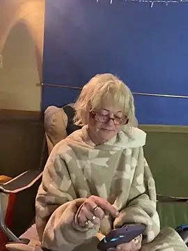 Snapshot of ladyboatlady chatting on 4, 2, 2026 ladyboatlady online show from 4, 2, 2026