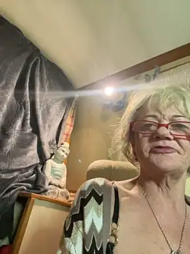 ladyboatlady online show from 6, 3, 2026