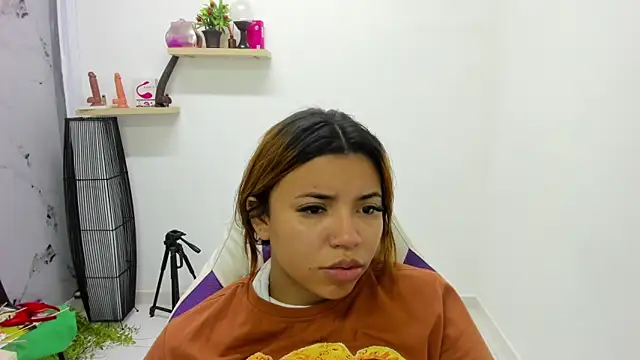 scarlett enjoy1 online show from 2, 11, 2025