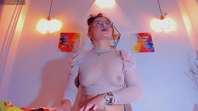 Snapshot of Karlaliones69 chatting on 12, 11, 2025 Karlaliones69 online show from 12, 11, 2025