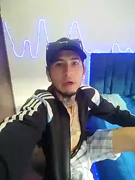 Snapshot of Tattoboy19cm chatting on 9, 9, 2025 Tattoboy19cm online show from 9, 9, 2025