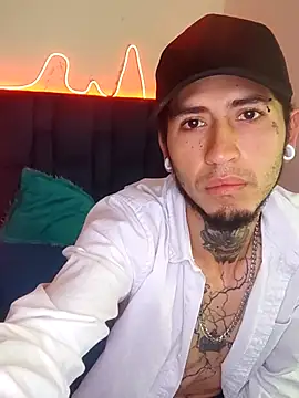 Snapshot of Tattoboy19cm chatting on 12, 9, 2025 Tattoboy19cm online show from 12, 9, 2025