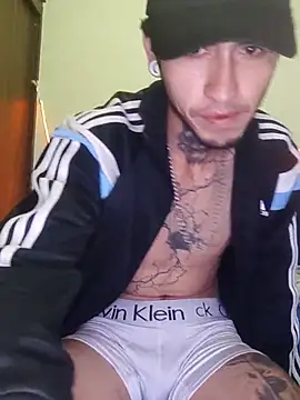 Snapshot of Tattoboy19cm chatting on 8, 10, 2025 Tattoboy19cm online show from 8, 10, 2025