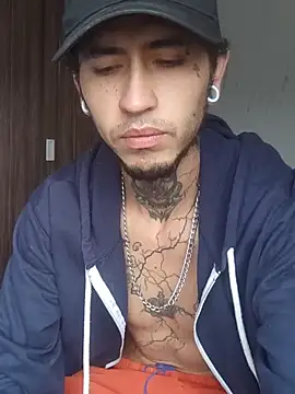 Snapshot of Tattoboy19cm chatting on 21, 10, 2025 Tattoboy19cm online show from 21, 10, 2025